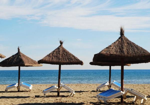 Piso en venta en Calle Francisco Cano, Fuengirola thumbnail 2