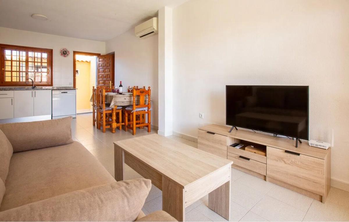 Sale of independent chalet in Calle Mango, 21, Fuengirola
photo 2