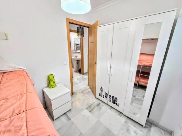 Apartment for sale in  Calle la Peña, Fuengirola photo 3