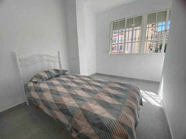 Piso en venta en Avenida Fuengirola, Fuengirola thumbnail 1