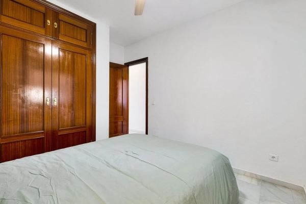 Piso en venta en  Calle Chumbera, Fuengirola photo 3