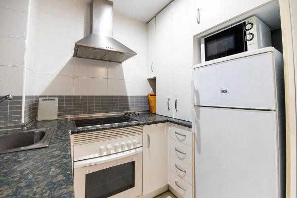 Apartment for sale in  Calle la Peña, Fuengirola photo 3