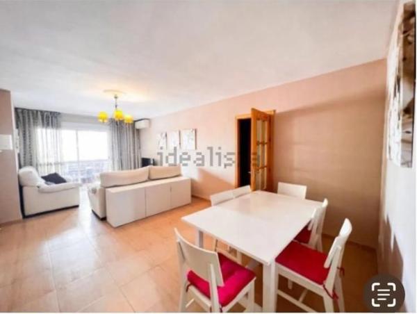 Piso en venta en Avenida Condes de San Isidro, Fuengirola photo 1