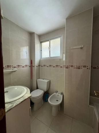 Piso en venta en Calle Víctor de la Serna, 13, Fuengirola thumbnail 2
