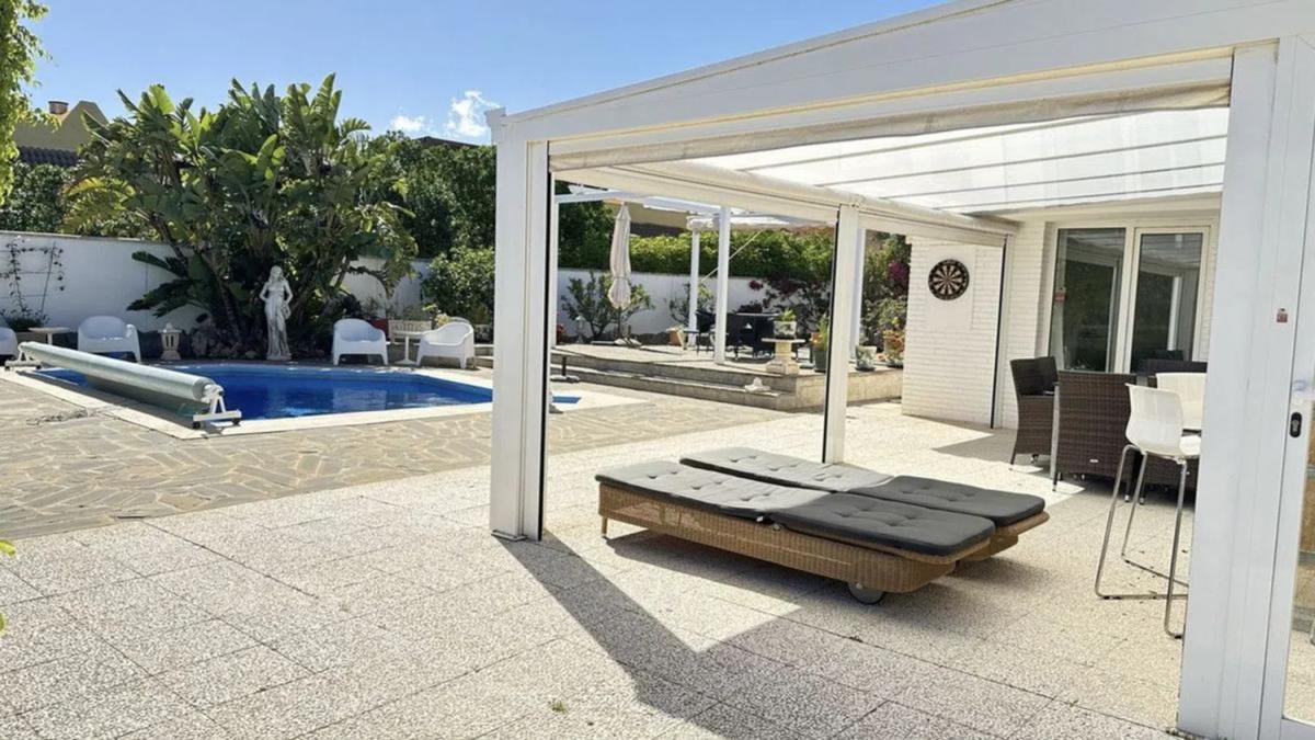 Sale of independent chalet in Calle Azucena, Fuengirola
 photo 4