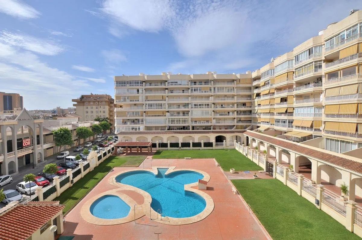 Venta de piso en Avenida de Las Salinas, Fuengirola
photo 1