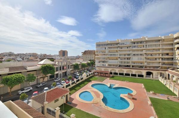 Piso en venta en  Avenida de Las Salinas, Fuengirola photo 3