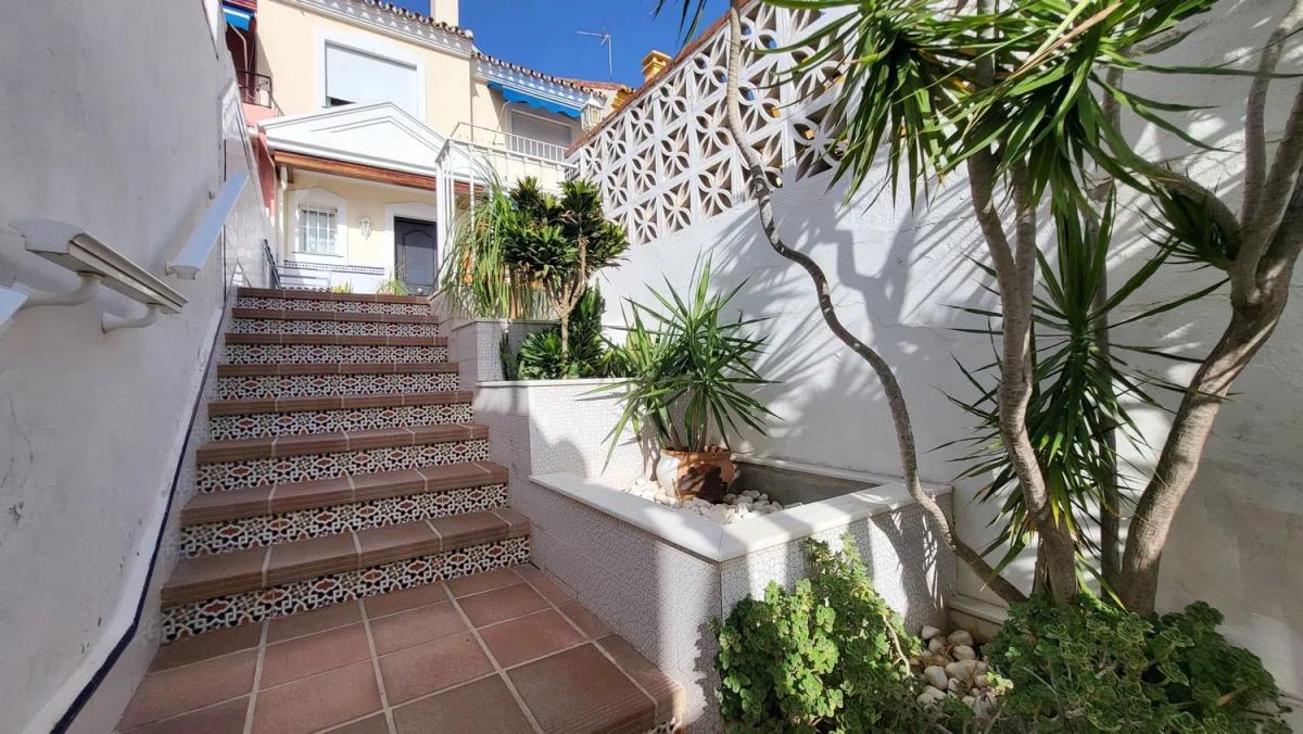 Sale of independent chalet in Torreblanca del Sol, Fuengirola
photo 2