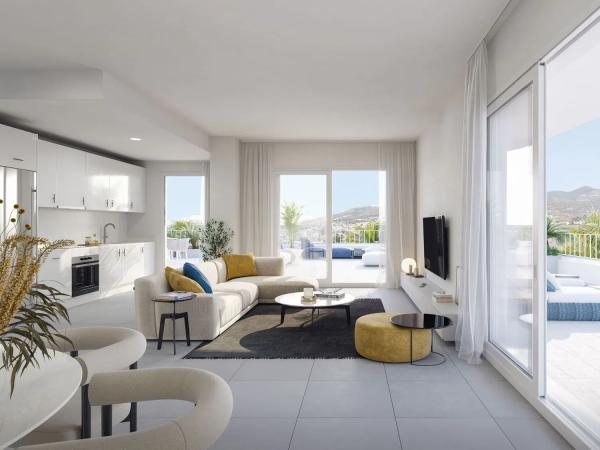 Piso en venta en  Los Pacos, Fuengirola photo 2