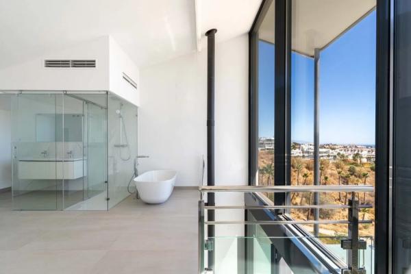 Detached villa for sale in  El Higuerón, Fuengirola photo 4
