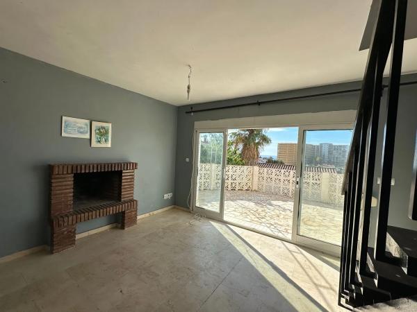 Wolnostojąca willa na sprzedaż w  Calle Faisán, 7, Fuengirola photo 2