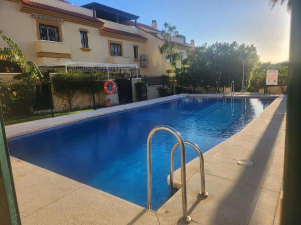 Коттедж на продажу в Calle Río Guadalete, Фуэнхирола photo 1