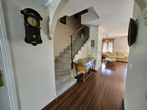 Коттедж на продажу в  Calle Río Guadalete, Фуэнхирола photo 4