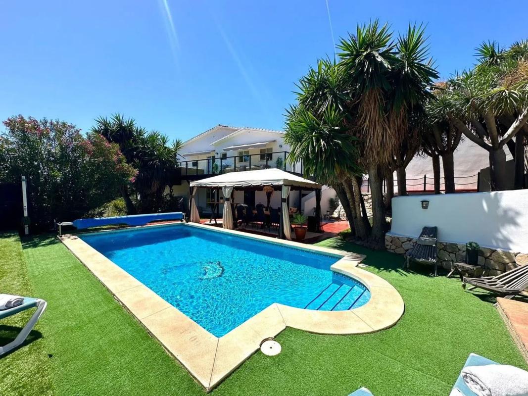Sprzedaż niezależnego domku jednorodzinnego w  Torreblanca del Sol, Fuengirola photo 2