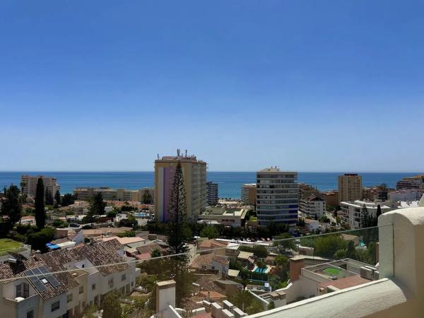 Wolnostojąca willa na sprzedaż w  Calle los Helechos, Fuengirola photo 1
