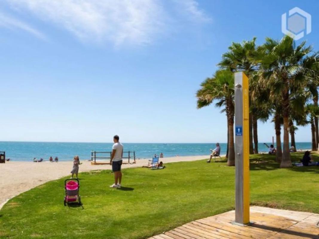 Sale of independent chalet in Calle Sauce, Fuengirola
 photo 3