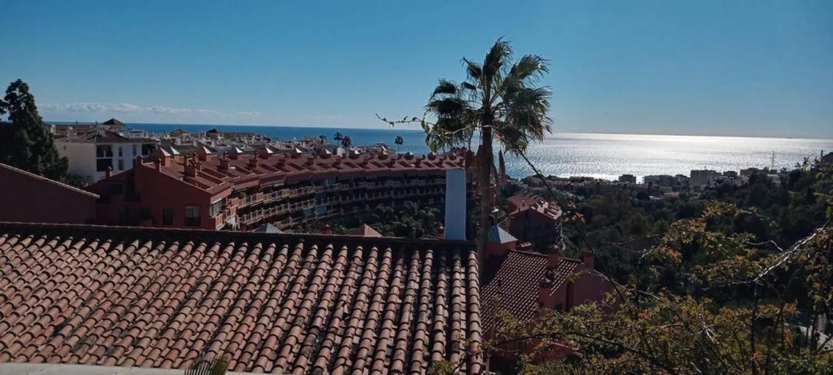 Sale of independent chalet in Calle las Tortolas, Fuengirola
 photo 2