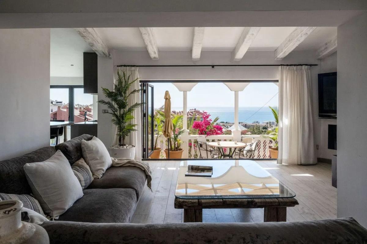 Sale of independent chalet in Calle las Tortolas, Fuengirola
 photo 5