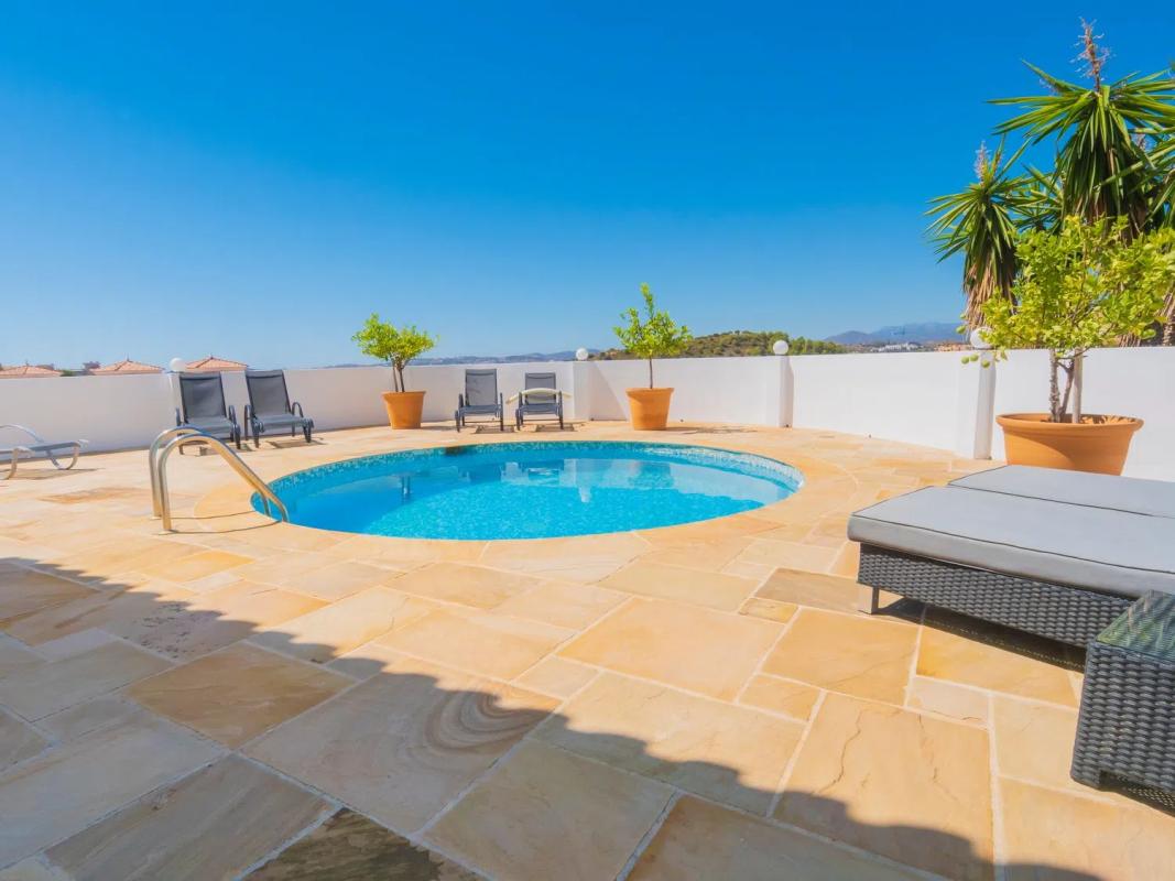 Sale of independent chalet in Calle Torreblanca s/n, Fuengirola
photo 1
