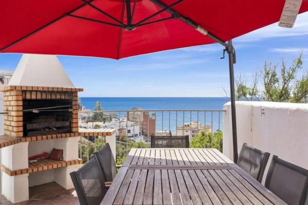 Коттедж на продажу в  Torreblanca del Sol, Фуэнхирола photo 1