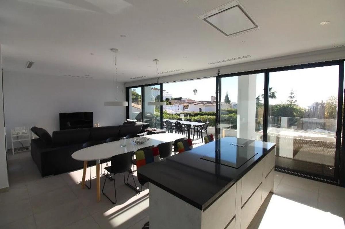 Продажа отдельного шале в Torreblanca del Sol, Фуэнхирола photo 2