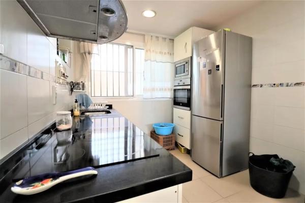 Коттедж на продажу в  Avenida Santa Amalia s/n, Фуэнхирола photo 4
