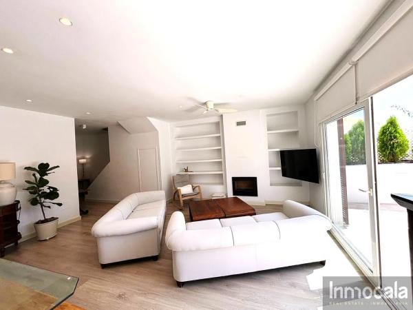 Detached villa for sale in  Avenida del Higuerón, Fuengirola photo 2