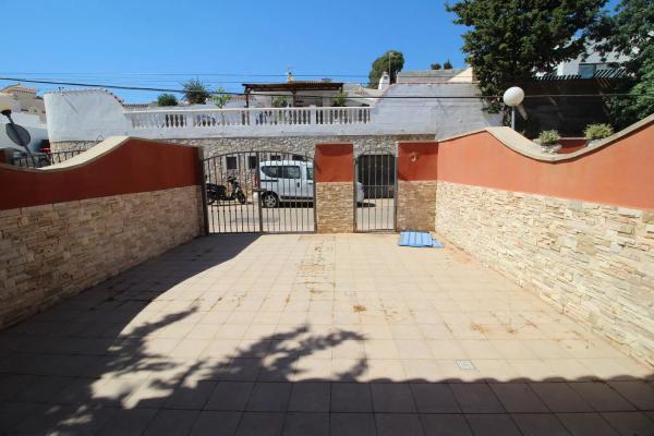 Коттедж на продажу в  Torreblanca del Sol, Фуэнхирола photo 1