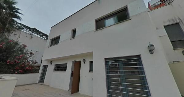 Коттедж на продажу в  Calle Hinojos s/n, Фуэнхирола photo 1