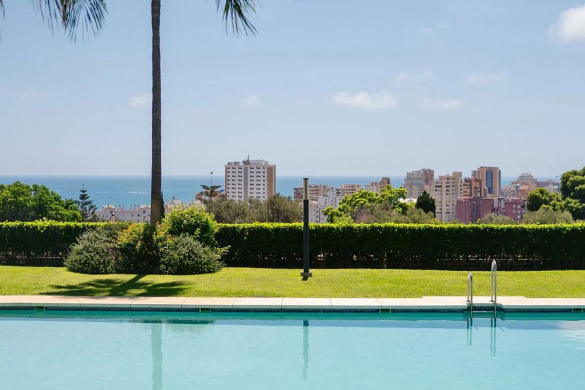 Sale of apartment in Calle Sauce, 3, Fuengirola
photo 1