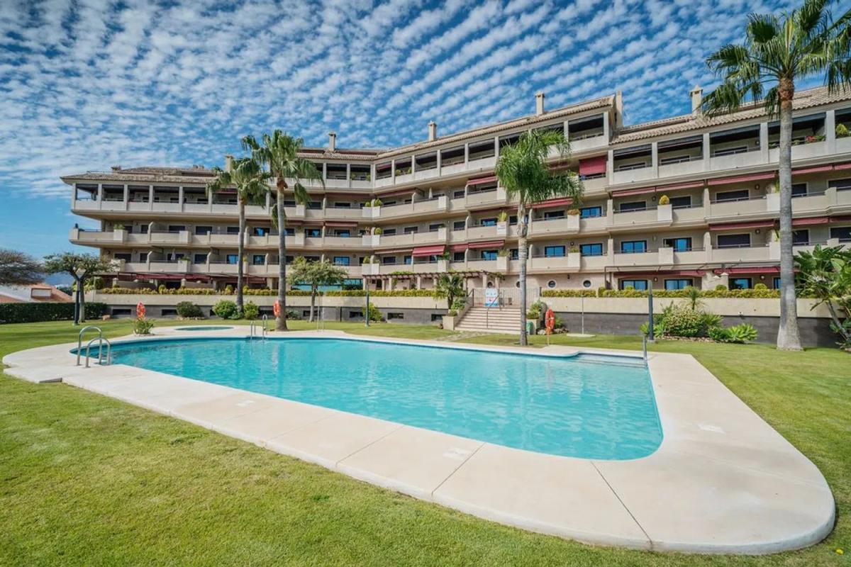 Sale of apartment in Calle Sauce, 3, Fuengirola
photo 2