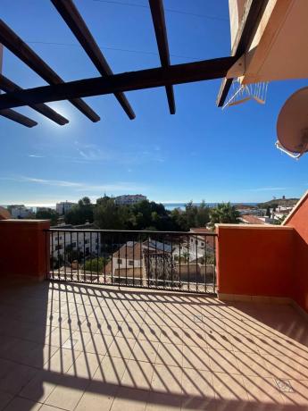 Коттедж на продажу в  Torreblanca del Sol, Фуэнхирола photo 1