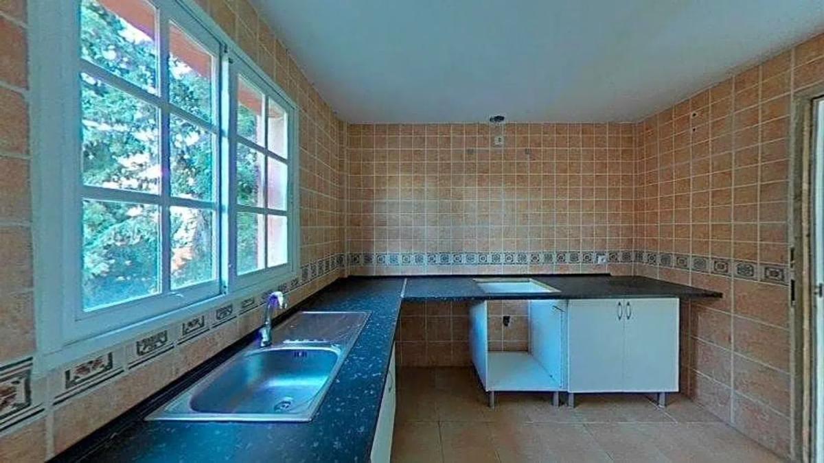 Продажа отдельного шале в Calle Sauce, Фуэнхирола photo 4