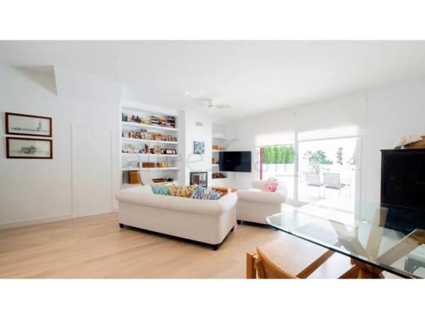 Detached villa for sale in  El Higuerón, Fuengirola photo 3