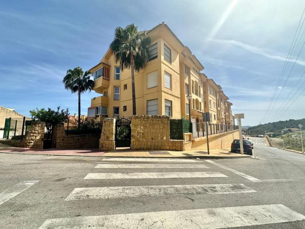 Venta de ático en Avenida los Pacos, Fuengirola photo 2
