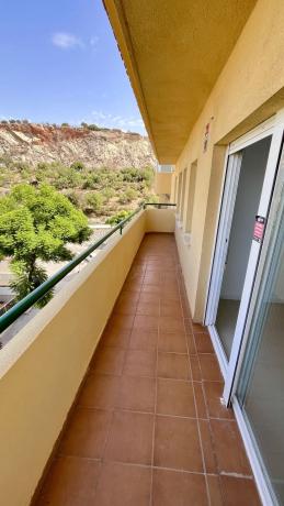 Piso en venta en Los Pacos, Fuengirola thumbnail 2