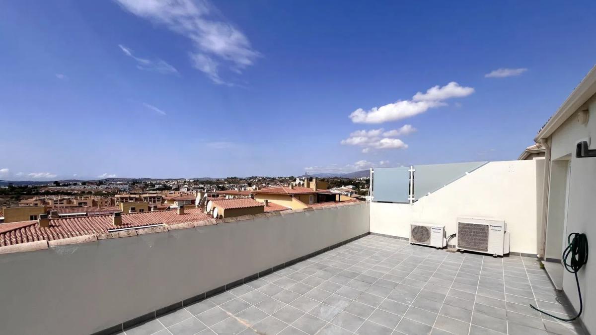 Sale of apartment in Calle Narciso, 6, Fuengirola
photo 2