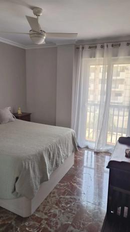 Piso en venta en Calle lamo de espinosa, 1, Fuengirola thumbnail 1