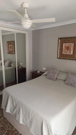 Piso en venta en Calle lamo de espinosa, 1, Fuengirola thumbnail 2