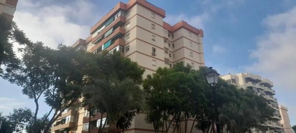 Piso en venta en Calle Miguel Bueno, Fuengirola photo 1