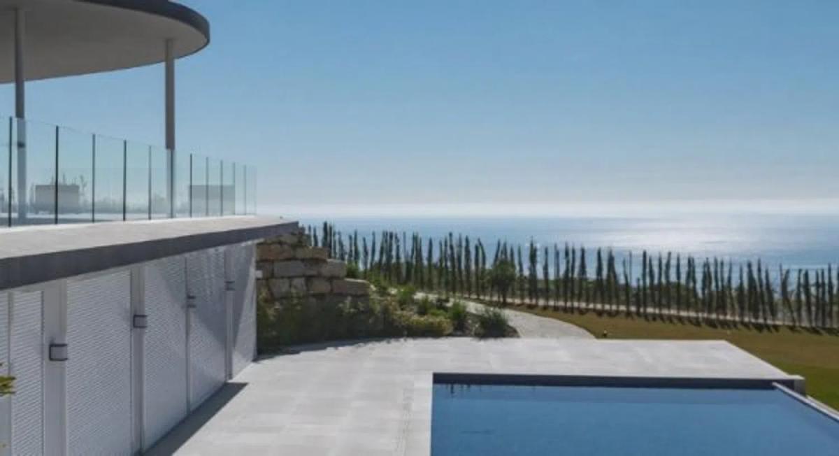Sale of independent chalet in Avenida del Higuerón, Fuengirola
photo 1
