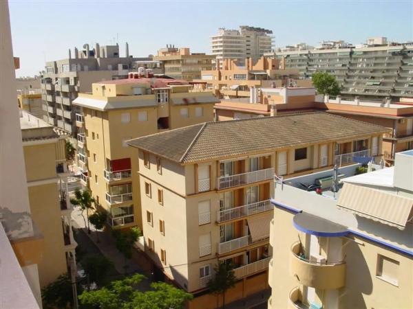 Mieszkanie na sprzedaż w  Calle Víctor de la Serna, Fuengirola photo 1