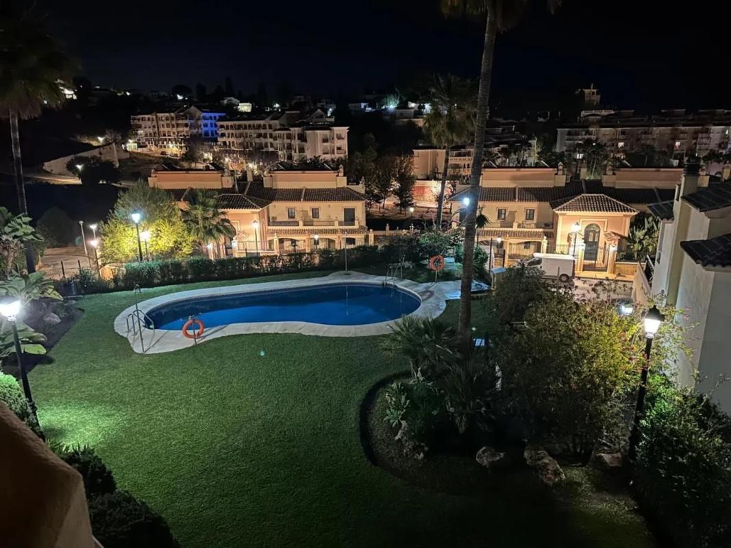 Venta de ático en Avenida los Pacos, 63, Fuengirola photo 1