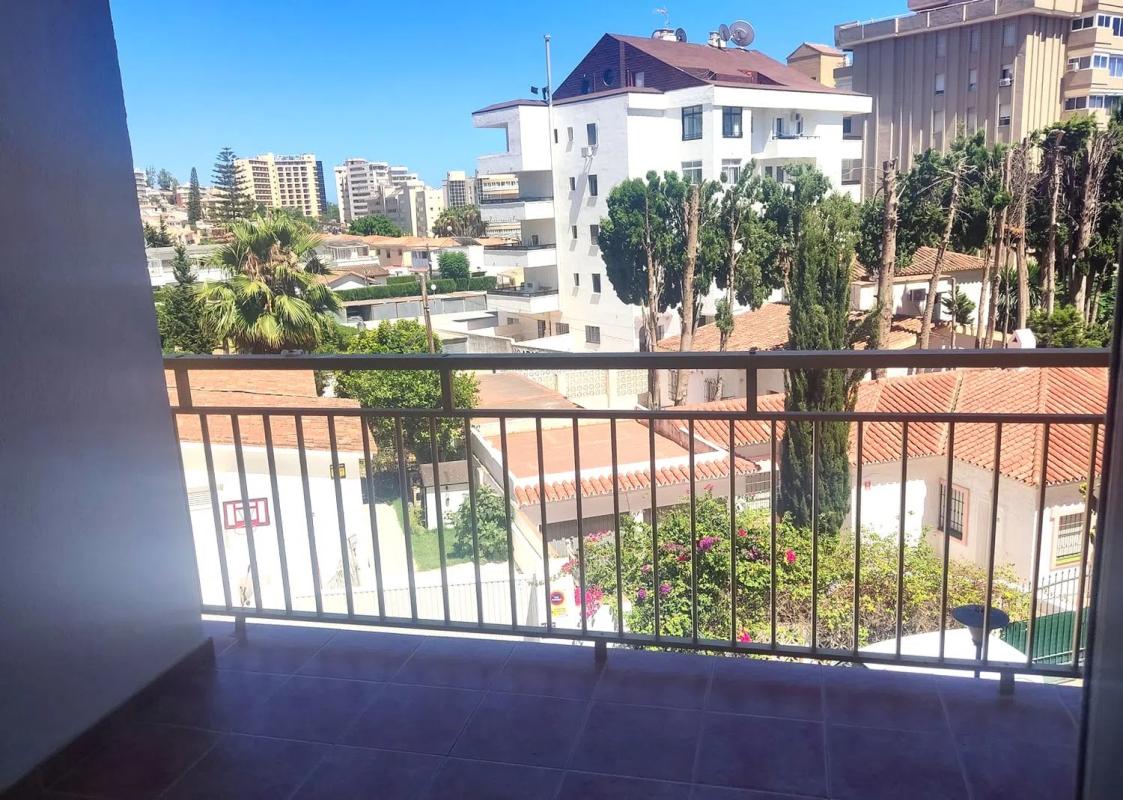Sale of apartment in Camino del Antiguo Ferrocarril, Fuengirola
 photo 3