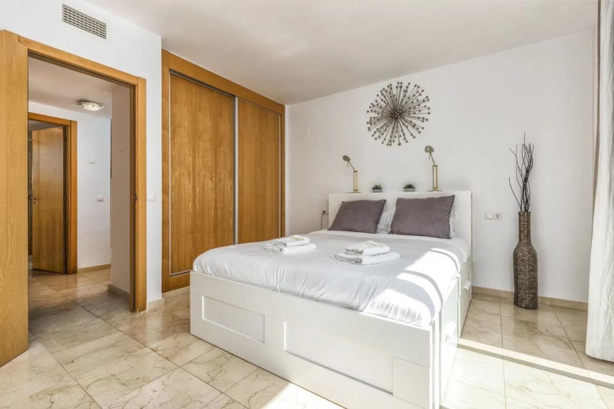Продажа отдельного шале в  Los Pacos, Фуэнхирола photo 4