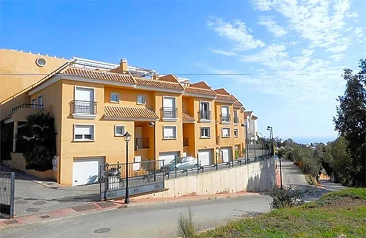 Sprzedaż niezależnego domku jednorodzinnego w Calle las Golondrinas, Fuengirola photo 1
