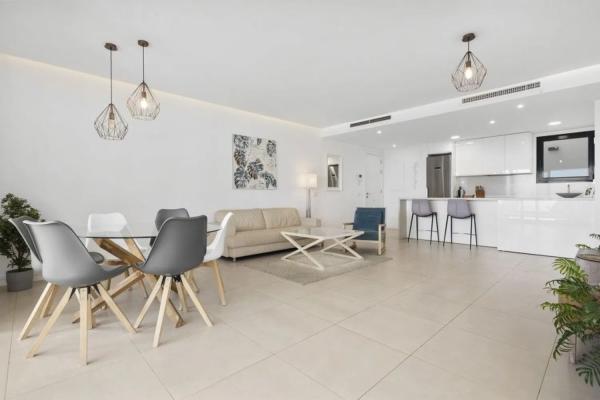 Apartment for sale in  Las Gaviotas, Fuengirola photo 3