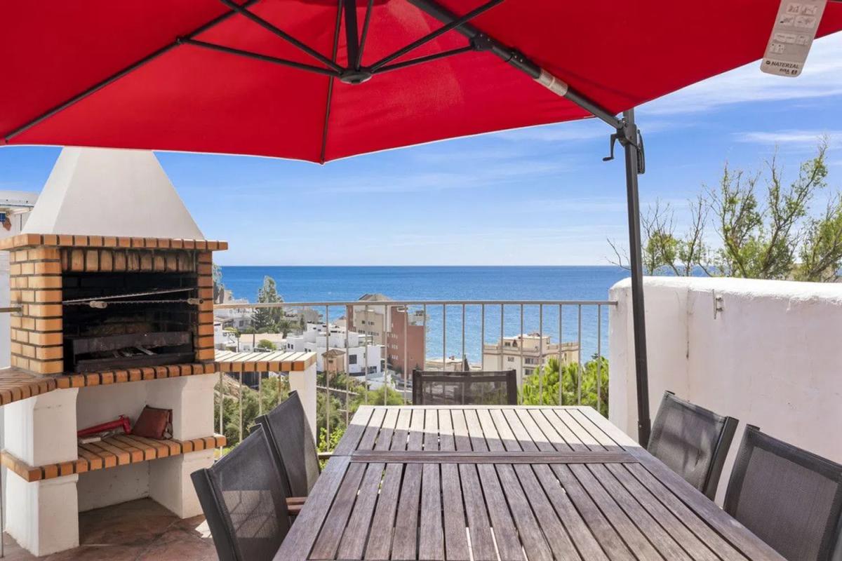 Sprzedaż niezależnego domku jednorodzinnego w Calle Azucena, Fuengirola photo 1