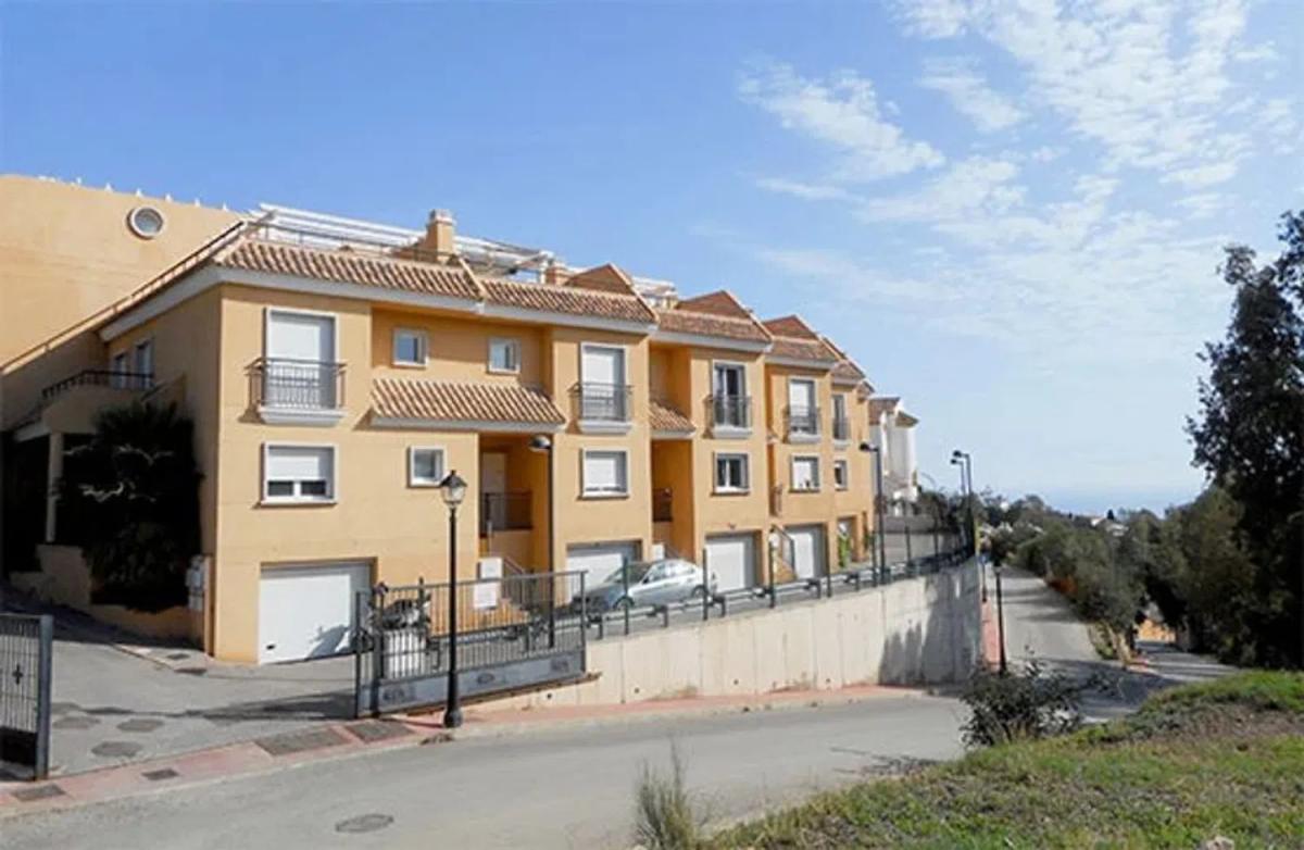 Sprzedaż niezależnego domku jednorodzinnego w Calle las Golondrinas, 4, Fuengirola photo 2