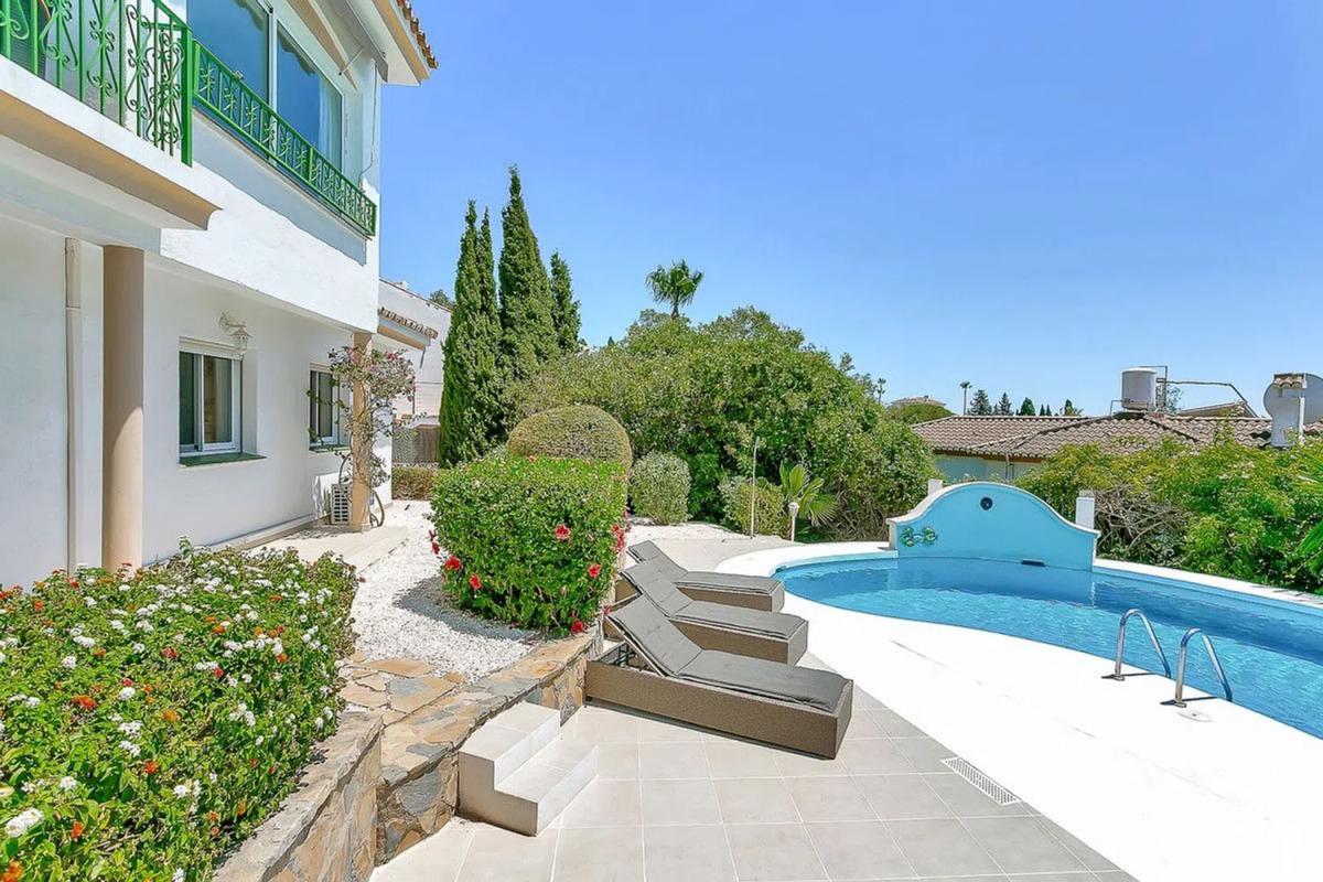 Продажа отдельного шале в Calle Mimosas s/n, Фуэнхирола photo 5